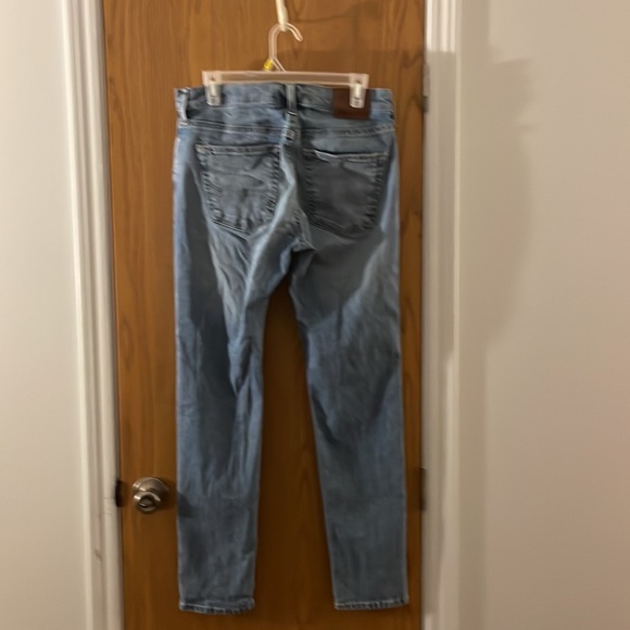 Hollister - Picture 2 of 2